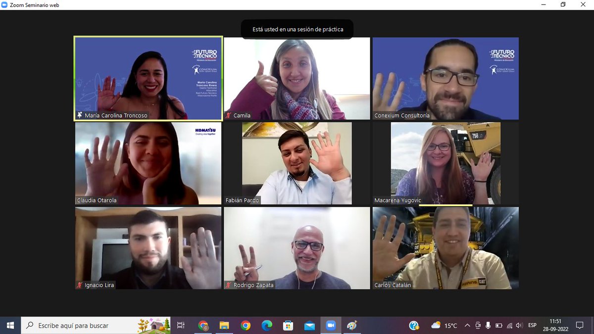 MacroZonaNorte's tweet photo. Gracias totales 😀 a todos los que participaron activamente 💻📱 en la cuarta charla de nuestra iniciativa "Preparo mi Práctica y Proyecto de Vida" 👏🏻👏🏻, en especial a las expositoras de Finning, SQM y @KomatsuMining quienes nos contaron su experiencia en la minería😃 https://t.co/IqULvBU2w6
