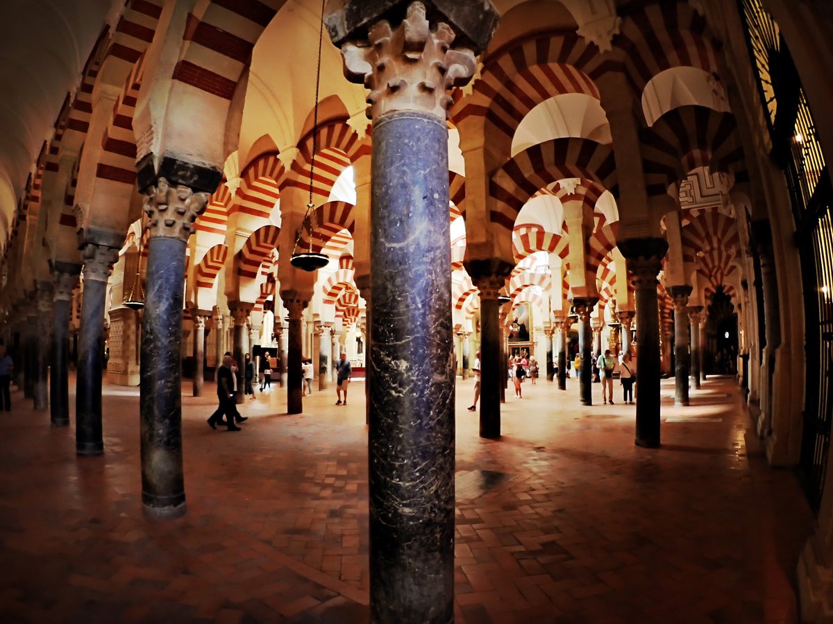 When in Cordoba you visit the Mosque 😍 #travelphotography #sightseeing #Cordoba