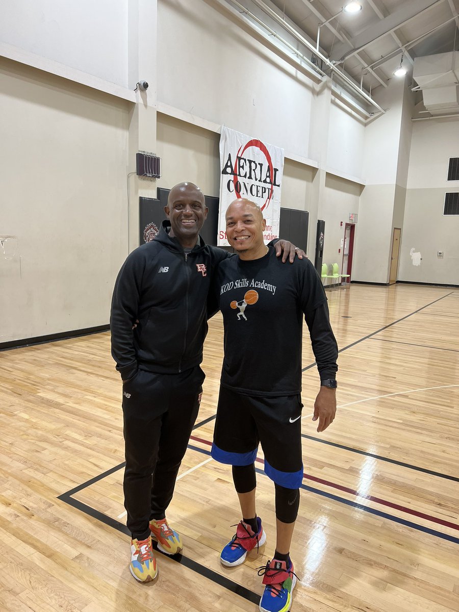 jpskills's tweet photo. Thanks to @bc_wbb @CoChrisD1 for coming thru workouts this morning! Appreciate you boss! #KOD #WeBuildEm #BreakfastKlub https://t.co/tfkYBfrKGe