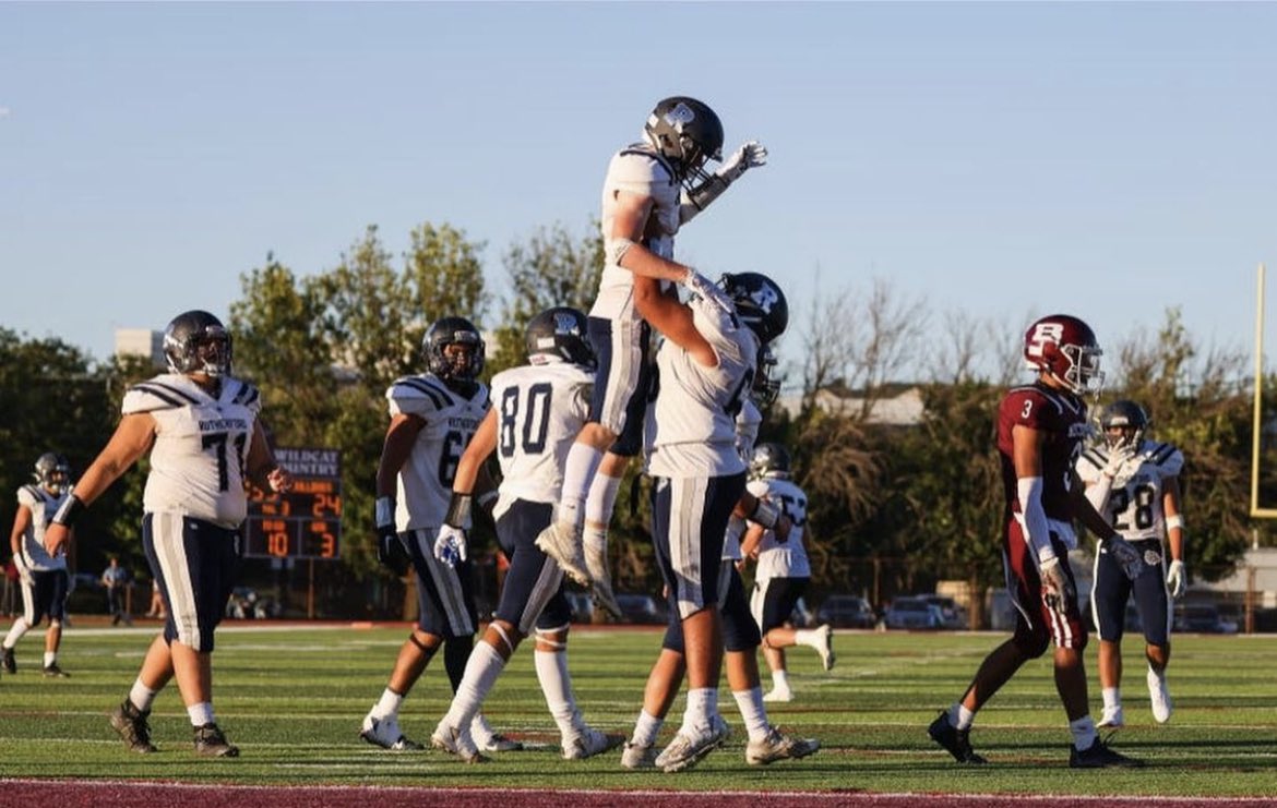 RHSDogPound's tweet photo. WEEK 5 ๐ RUTHERFORD VS GLENROCK @6 HOME be there 5:45 โ๏ธ DIVISION CHAMPIONSHIP ๐ BE THERE OR TRANSFER ๐ USA ๐บ๐ธ THEME ๐ค๐ค๐ค #glenrocK #letsgodawgs #chipweek https://t.co/kWwAKs0VrU