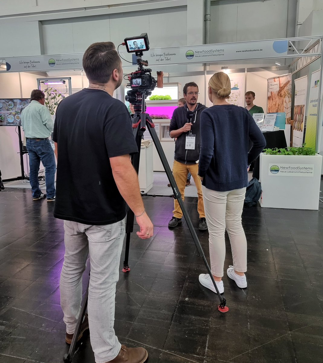 guteinern_ev's tweet photo. Wir waren heute auf der Messe #VertiFarm in #Dortmund unterwegs und haben ein paar Inspirationen für die #Zukunft von #GutEinern gesammelt.
#Verticalfarming #hydroponics #wuppertal #landwirtschaft https://t.co/h4iAlZjtCH