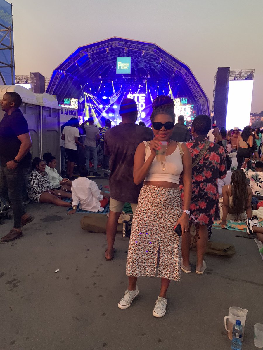 Tsontsa_G's tweet photo. This cocktail jar at the DSTV Delicious ๐ญ #InfusionsMeetsDelicious activation this past weekend? @SmirnoffSA you guys snapped ๐ค๐ผ https://t.co/SQulgG5tSX