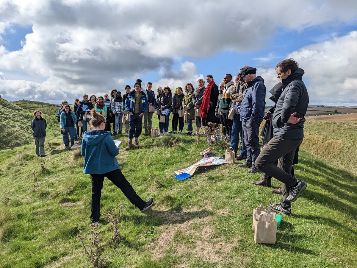 SaskiaNowicki's tweet photo. Lots of talk of chalk and drought to kick off the academic year with the new #water science, policy and management MSc cohort @oxfordgeography @oxfordwatermsc @oxfordwater https://t.co/C2rNfB3ubk