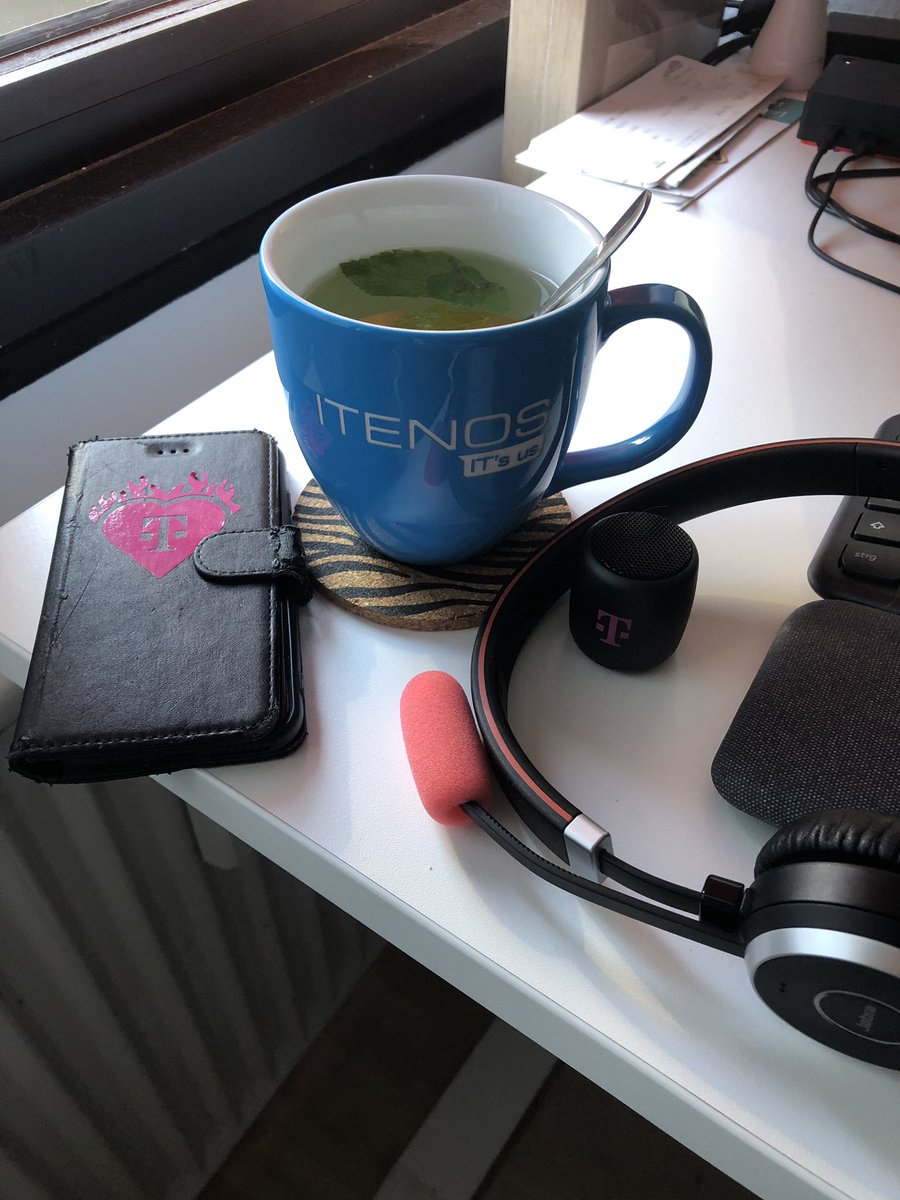 schrammstar's tweet photo. Heute mal nicht nur magenta. Eine starke Partnerschaft seit 10 Jahren und auf noch weitere @deutschetelekom @ITENOS #telekomwall #m2mserviceportal dennoch #proudtobemagenta 😉 https://t.co/lajL2rbLBF