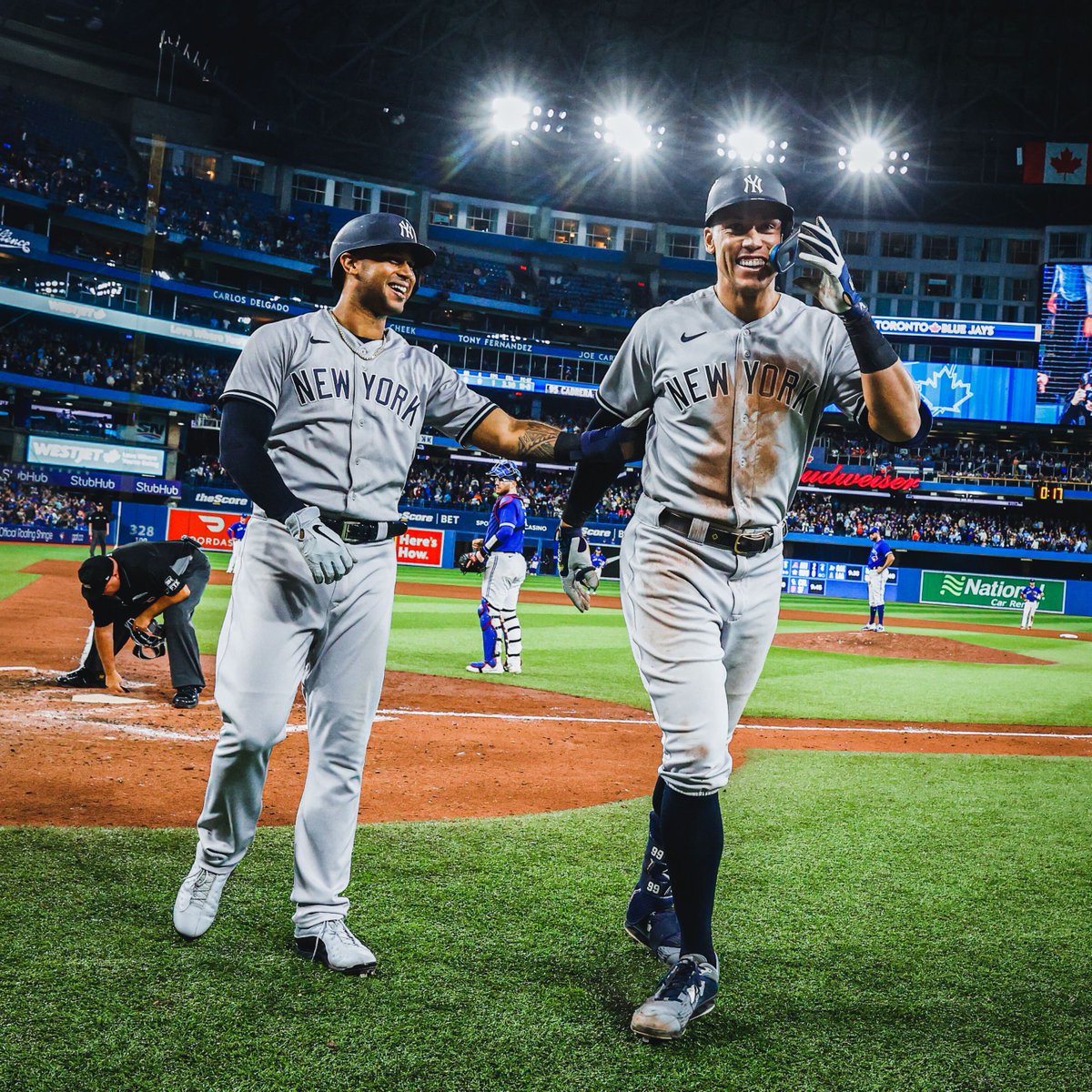 Yankees's tweet photo. Good Morning 😃 https://t.co/b7NGWW9fFL