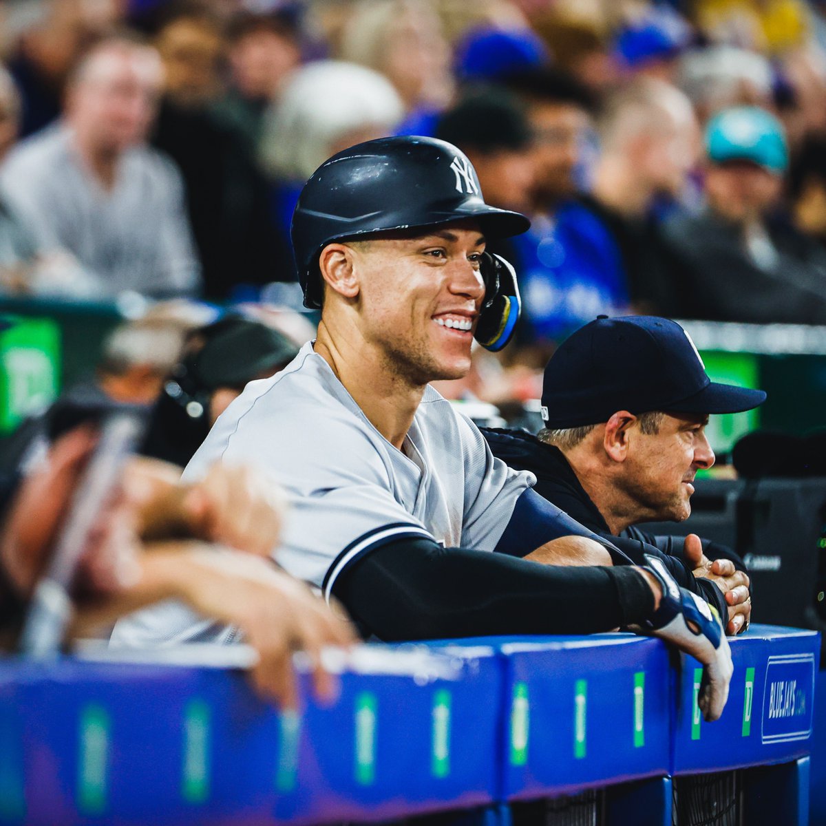 Yankees's tweet photo. Good Morning 😃 https://t.co/b7NGWW9fFL