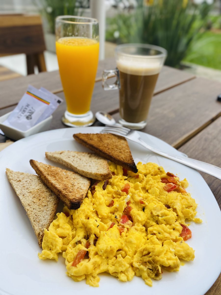 Info útil info útil info útil 📢📢

15 mil Gs. Podrán? 😎

📍 Shell (todas). 

🍳 Huevos revueltos
☕️ Café con leche o negro 
🍞 Tostadas 
🍊 Jugo exprimido de naranja