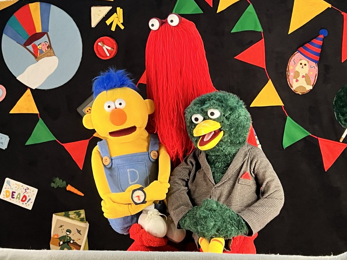 Smithyshere's tweet photo. Tuning in to @ClementineDoll1βs favourite new @Channel4 @All4 show #DontHugMeImSacred after special @BFI preview screening #redguy #yellowguy #duckybhai @BeckyBocka, @japelling #BakerTerry @yesjames #HugoDonkin @CharliesPerkins @DickFiddy #DHMIS https://t.co/N0NAN9kW9k