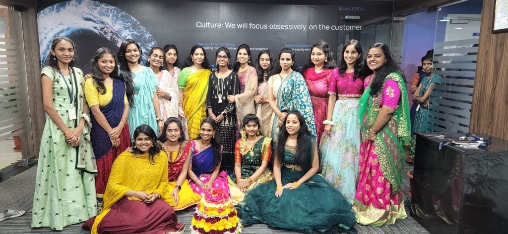quali_zeal's tweet photo. Bathukamma Celebrations at the office! #QualiZeal #LifeatQualiZeal #Festivalcelebrations #Funatoffice
"Bathukamma" is a floral festival and cultural spirit of Telangana which is celebrated by girls and women. It is a celebration of the goddess Gauri who is a life-giver. https://t.co/Bofr6wvMkk