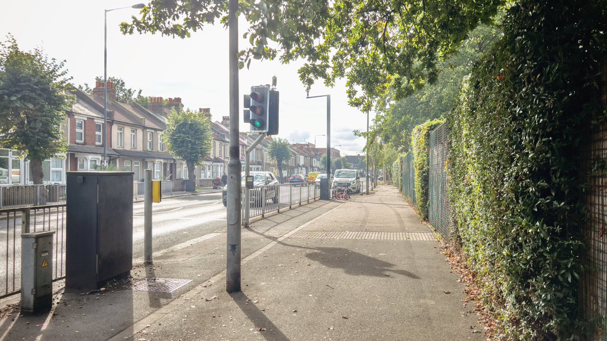 The street was almost hazy with exhaust fumes this morning as we passed <a href="/WestThorntonSch/">West Thornton Primary School</a> 
Behind the fence on the right were hundreds of children out enjoying their break time. 
#Croydon