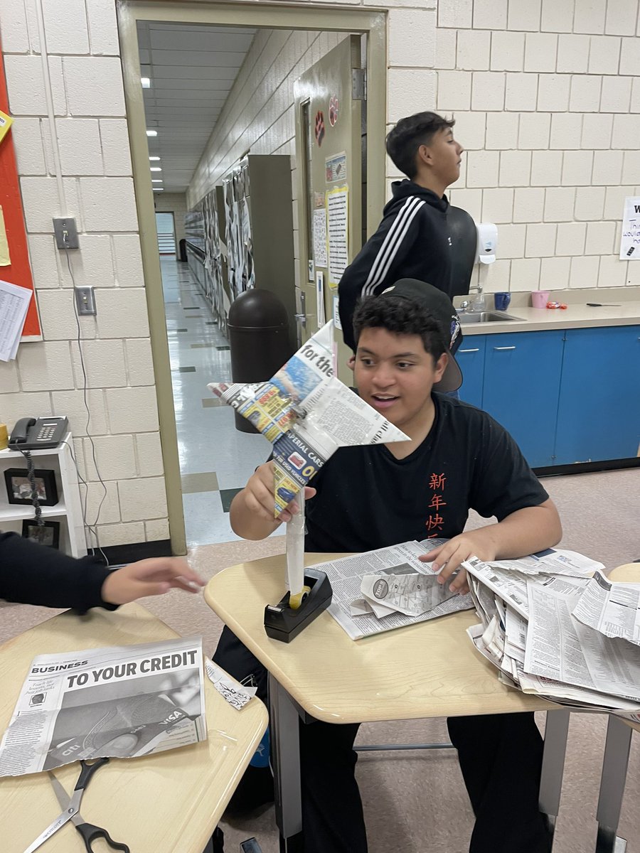 belisleMHS's tweet photo. Entrepreneurship students actively learning about resources, scarcity, productivity, and specialization. #teamworkmakesthedreamwork #factorsofproduction #creativity @MPSPanthers https://t.co/NK8d5H1uXP