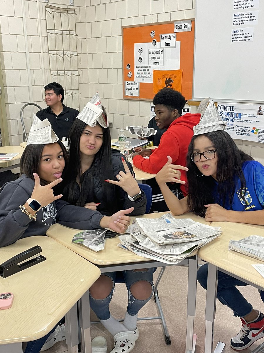 belisleMHS's tweet photo. Entrepreneurship students actively learning about resources, scarcity, productivity, and specialization. #teamworkmakesthedreamwork #factorsofproduction #creativity @MPSPanthers https://t.co/NK8d5H1uXP