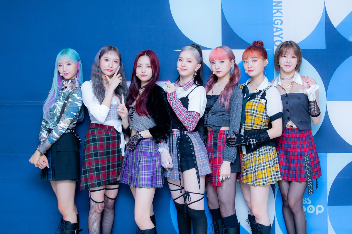 MBouquet25's tweet photo. I still remember how I was mindbown with Icons and Hot Candy a year ago... It made me be certain I was stanning the right group. So sad it ended too soon... But I will love them forever ❤️

#ICONS1stANNIVERSARY https://t.co/pw1Zo4L0na