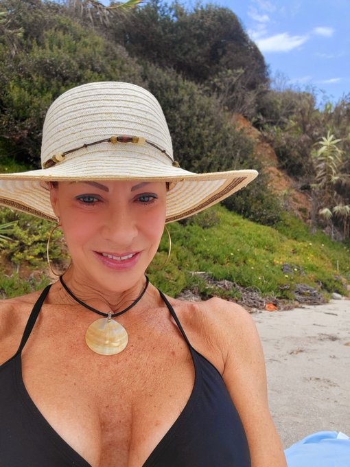It's a Beautiful Morning,🌞 for the Beach ⛱️ 😎 https://t.co/08lSKK5tqZ