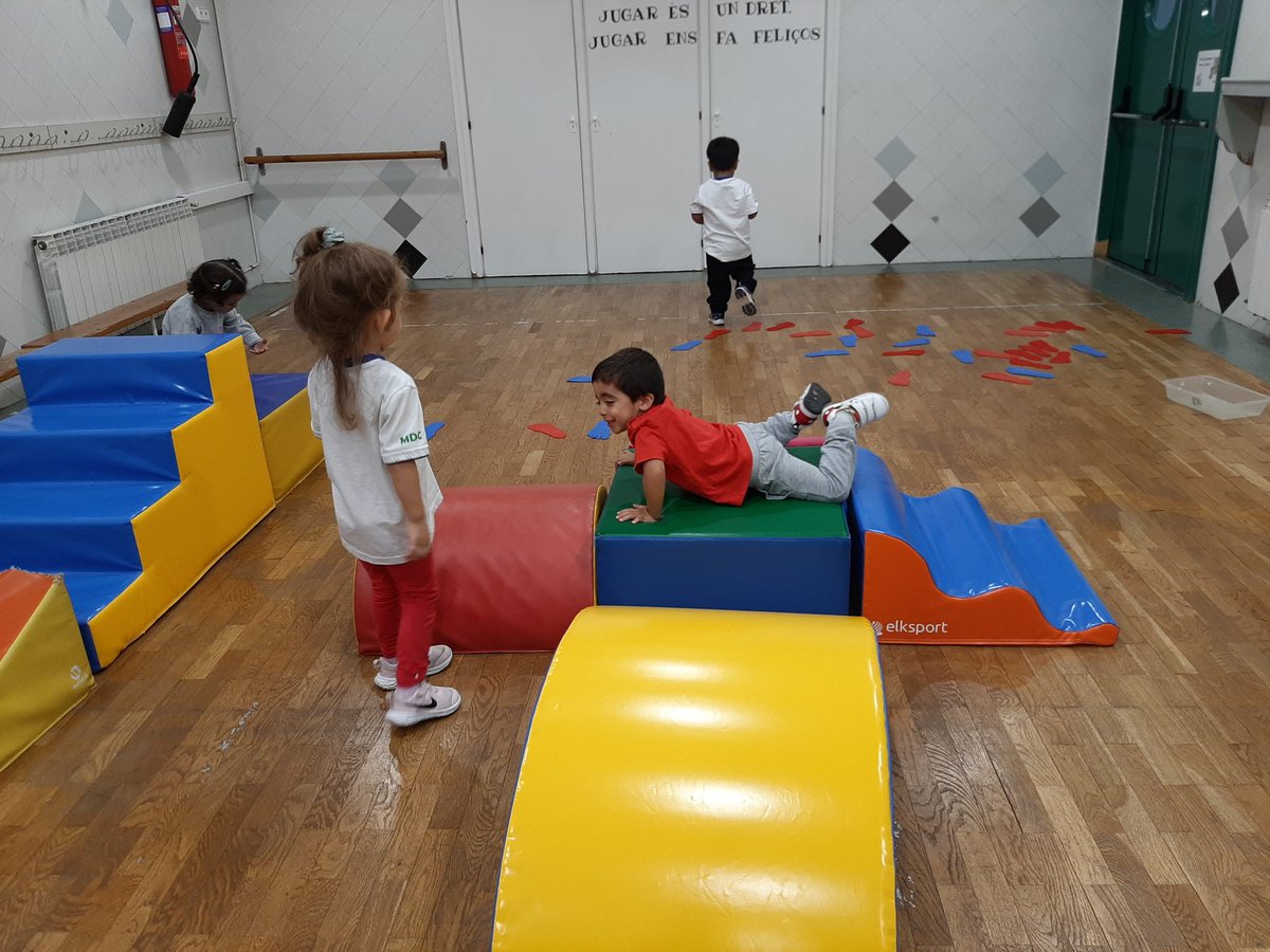 marta_mdc's tweet photo. Els Barrufets s'ho passem molt bé a psicomotricitat!!
@escolamdcprat https://t.co/dwdUcWtyAE