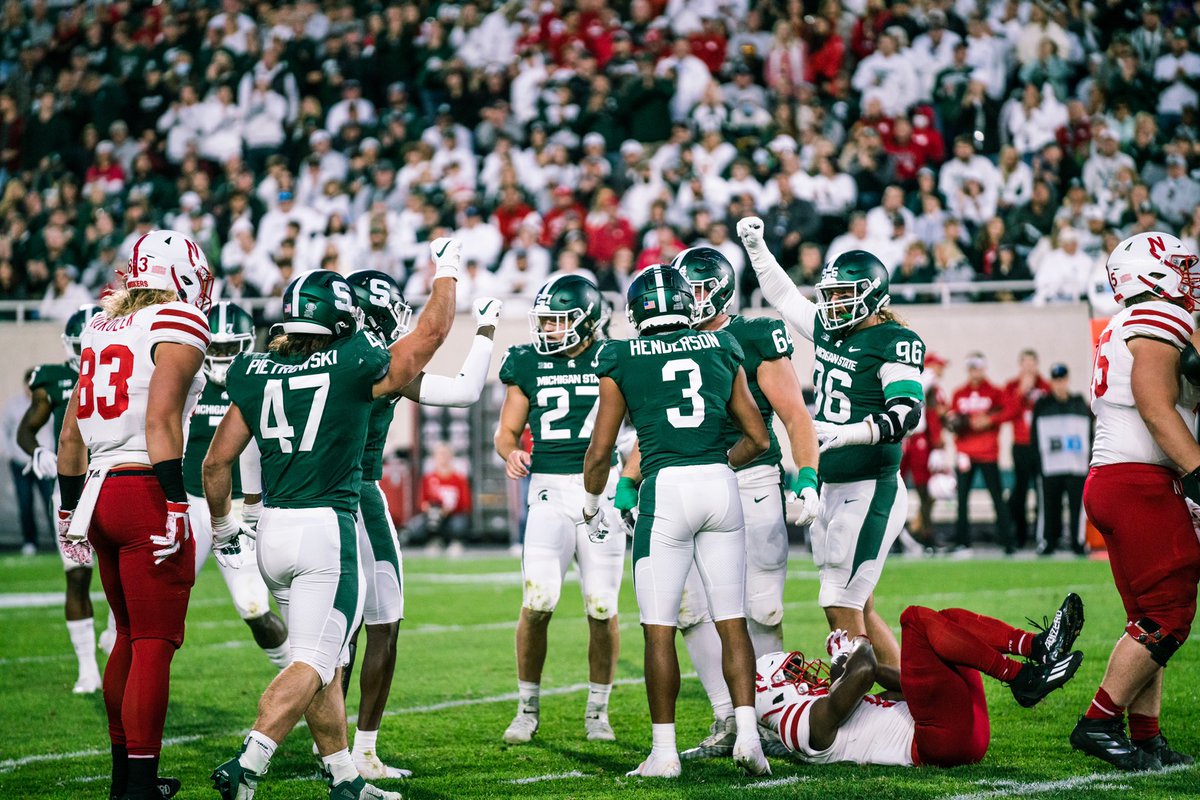 Going up! Thanks to my team <a href="/UWMLife/">UWM Life</a>. Before you prove to others, prove to yourself. #UWMSpartans