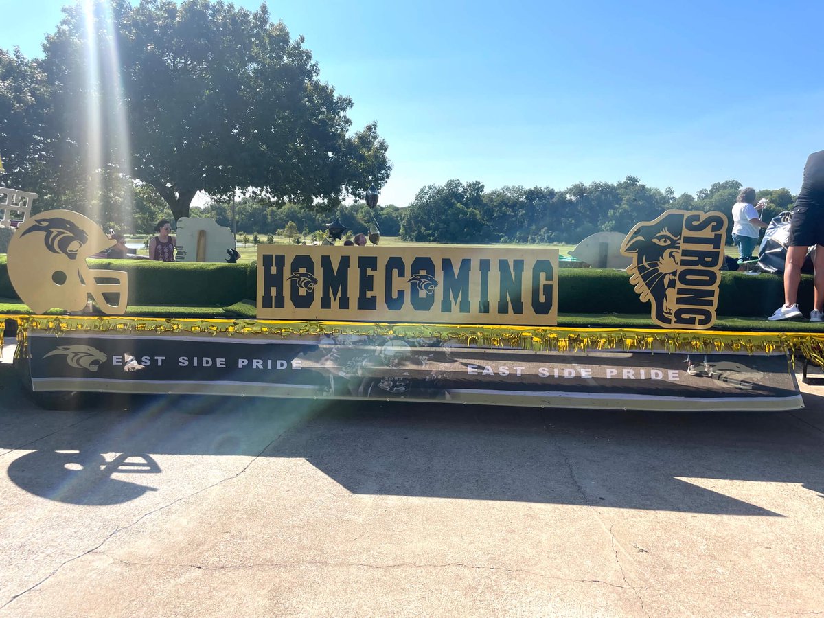 McMillenHigh's tweet photo. McMillen 9th grade football HOCO parade! @PISDAthDept https://t.co/6BznXS6WhV