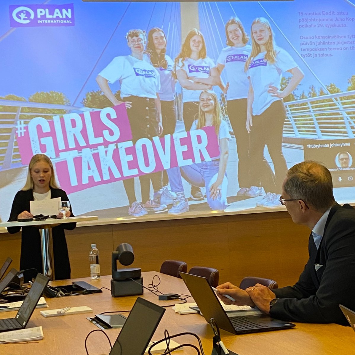 Mielestäni #GirlsTakeover –tempauksessa parasta on saada huomiota tasa-arvon toteutumiseen ja aktivoida keskustelua työyhteisöjen monimuotoisuudesta. 

Eedit Ojala toimi tänään LähiTapiolan pääjohtajana. Kiitos Eedit 💙  #GirlsTakeover <a href="/Lahi_Tapiola/">LähiTapiola</a> <a href="/plansuomi/">Plan International Suomi</a> <a href="/JuhaKoponen/">Juha Koponen</a>