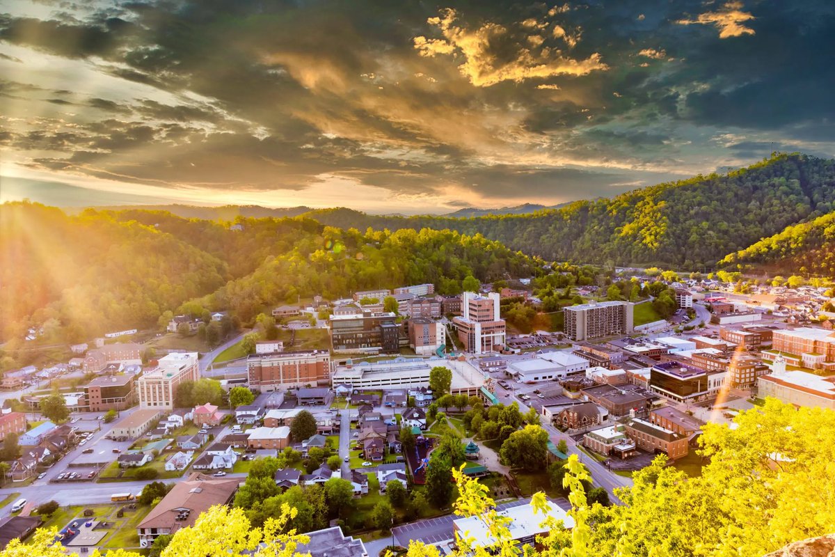 After a great talk with <a href="/tighcompton/">Tigh Compton</a>, I am grateful to have received an offer from <a href="/UPIKEBasketball/">UPIKE Bears Basketball</a> !!
<a href="/Coach_TyWebb/">Ty Webb</a>