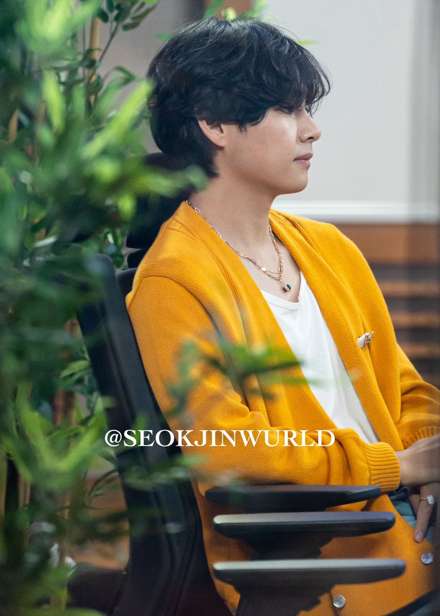 Seokjin's one and only aka soya⁷ ☕️🖤 tweet media