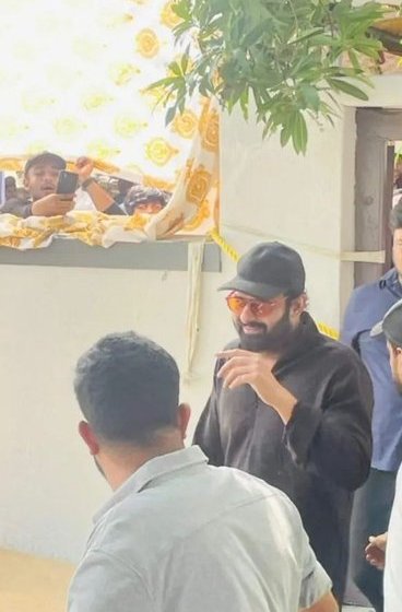 Prabhasfan's tweet photo. From onwards 2 Pre release event of any #Adipurush or #Salaar SHOULD be held in Telangana and East or west godavari :) 
Prabhas eRA https://t.co/e8bfYkuhwV