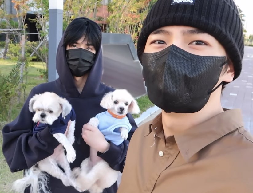 _97sdz's tweet photo. 너무 행복한 나머지 하늘로 가버립니다 https://t.co/1XHB61pZ7e