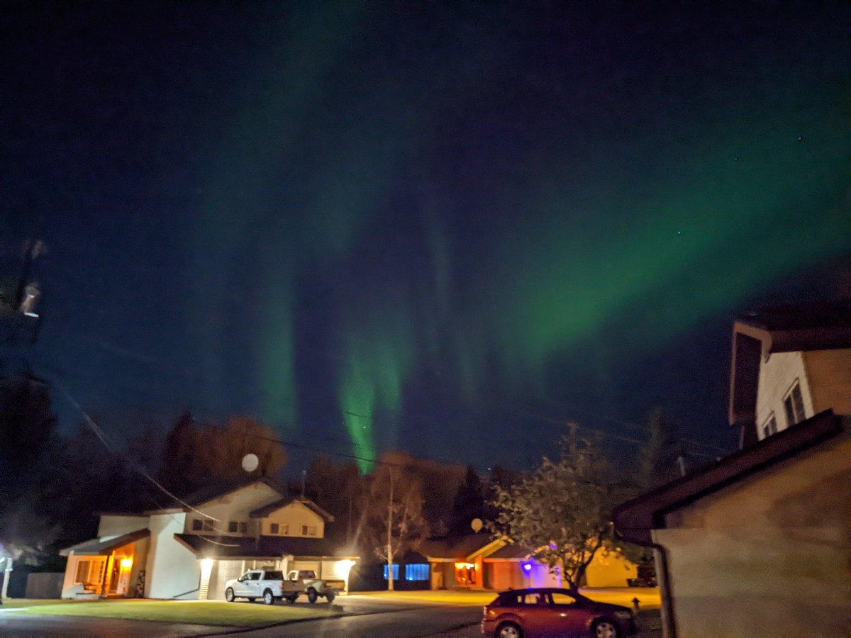 VeritableCVN's tweet photo. The Musings of Chief: Here are four reasons to come to the Arctic and @11thAirborneDiv
I took these from my house. Imagine if I had gone to a place with fewer lights.
#ArcticAttack #ArcticLightning https://t.co/tN2oavxuHv