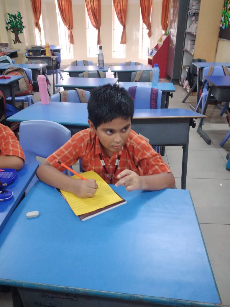 SAI_Edu_In's tweet photo. SAIoneers of Class III engaging in some colorful imagination on the topic: "Writing is the painting of the voice" so as to channelize their inner creativity as a part of an intriguing Reflection Club activity.
#Creativity
#Imagination
#Clubclass
#21stCenturySkills https://t.co/USbH5Vy1lc
