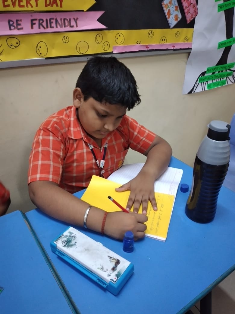 SAI_Edu_In's tweet photo. SAIoneers of Class III engaging in some colorful imagination on the topic: "Writing is the painting of the voice" so as to channelize their inner creativity as a part of an intriguing Reflection Club activity.
#Creativity
#Imagination
#Clubclass
#21stCenturySkills https://t.co/USbH5Vy1lc