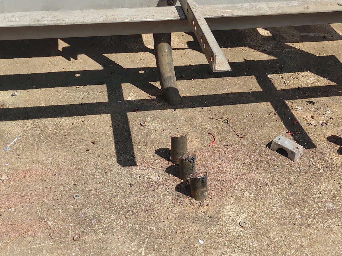 MyLeaderNicole's tweet photo. #Ward99Update
#block16update

Twitter wont let me upload my full video so quick breakdown. Mass theft out thr @Eskom_SA side of the windsor sub. Likely 2 days to fix based on materials and no unforeseeable issues arising https://t.co/5Td1ABvTgC