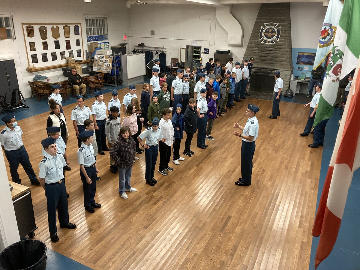 87EagleRCACS's tweet photo. 30 new @CadetsCA on parade last night @87EagleSquadron along with 28 of our returning @OntCadets. That is staggering growth for the @AirCadetLeague and made for a busy night for our Admin &amp; Supply Officers ✍️ 📏 👍🏼 https://t.co/aMkhB6C4Gp