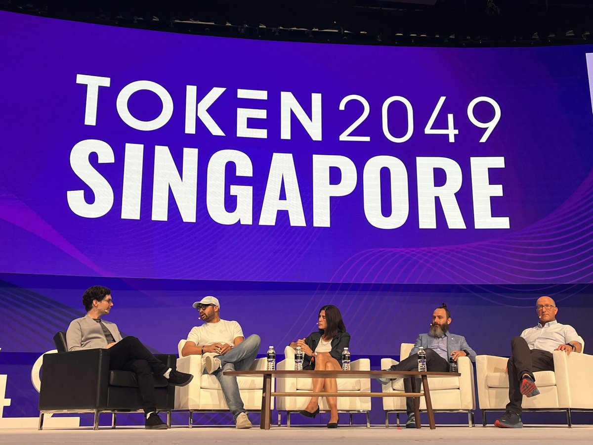 token2049's tweet photo. Happening now:

@Austin_Federa, @EmanAbio, @StaciW_DC, @yveslarose, and @EliBenSasson talked about Scaling Blockchains: Building the Decentralized Economy on Stage 1 at #TOKEN2049 Singapore. https://t.co/OpbpXdMhGk