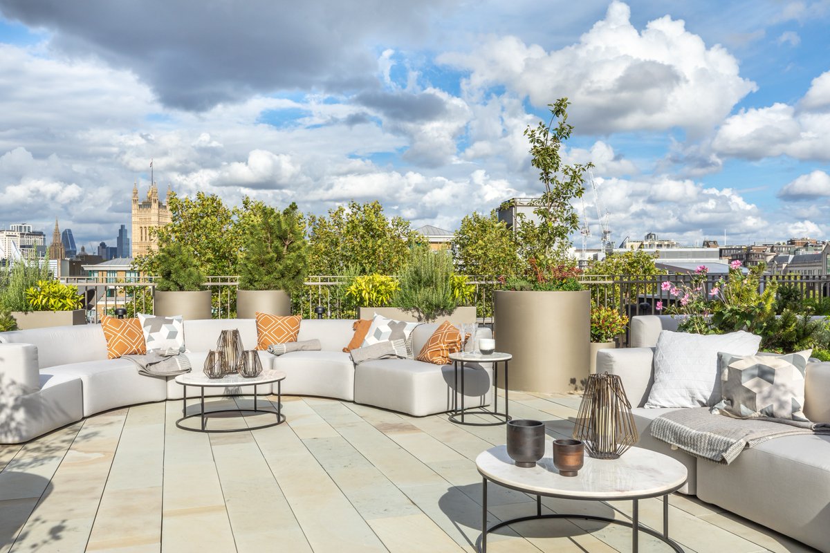 Luxurious living in the heart of Westminster.

Our homes at Chimes in Westminster are the perfect option for exploring London's most iconic locations. Spectacular design and stunning shared facilities, book your private tour today: bit.ly/3yo84lw