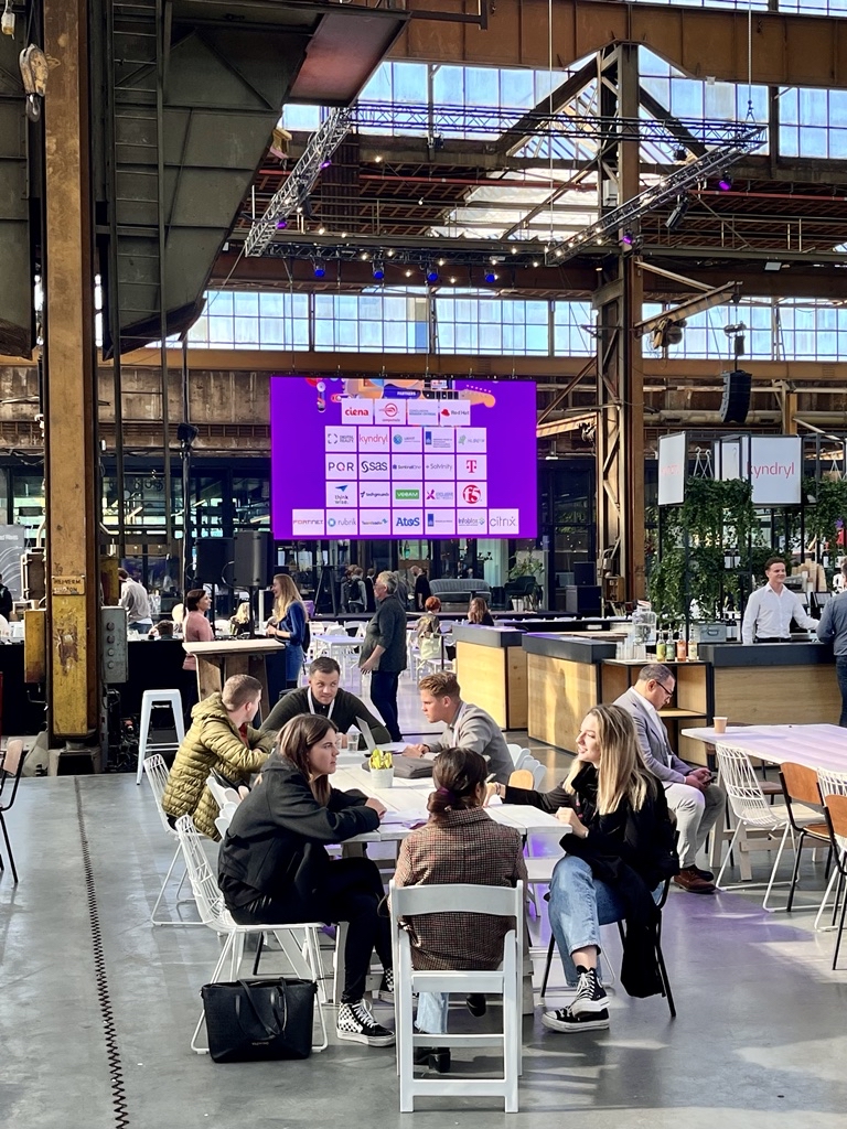 Veeam_EMEA's tweet photo. Good vibes here at #agtechfest in Utrecht! In less than one hour we'll have @Viperian on stage discussing five facts every data defender should know to secure the future! Join us and don't forget to visit our team at booth #1! Enjoy 😀 https://t.co/1FYzfgMHhJ