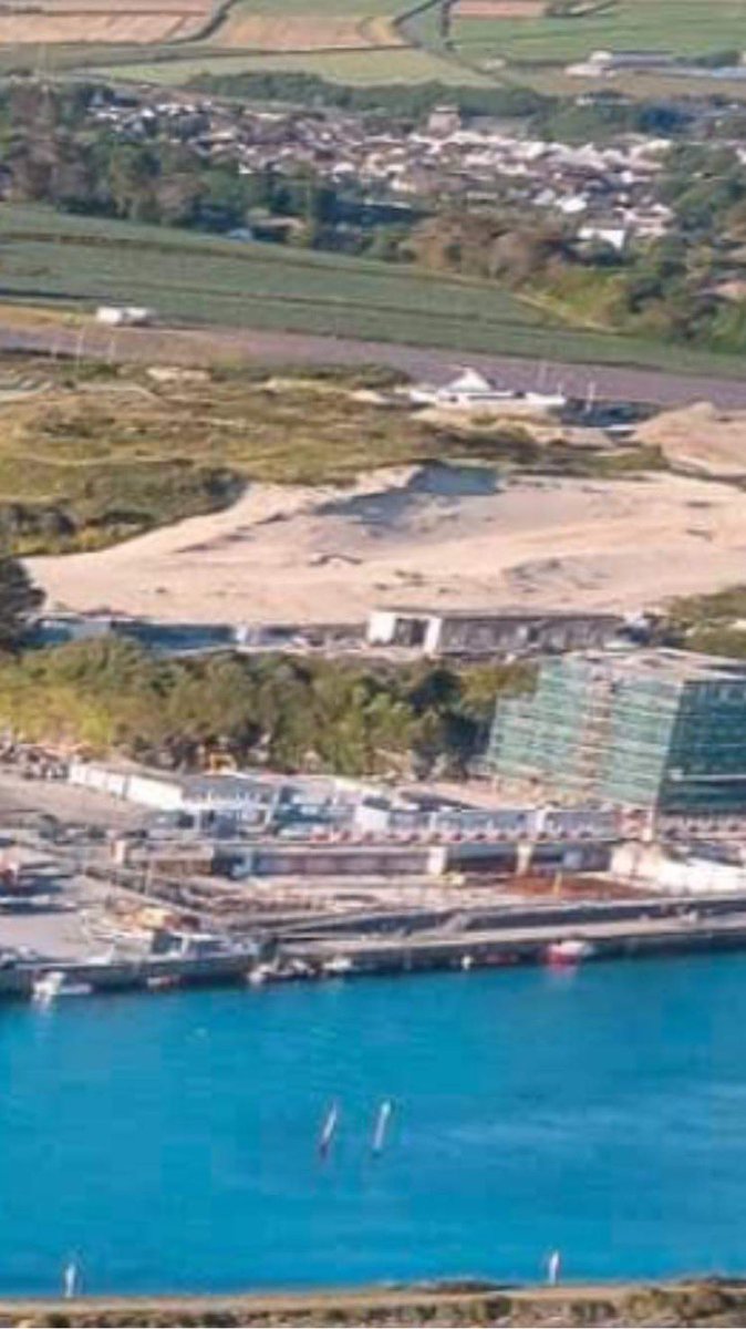 SaveSands's tweet photo. Then and now - North Quay - #Hayle #Cornwall An utter disgrace and more decline of the natural land and Wildlife here. Criminal !!!! https://t.co/noeQLR9nzs