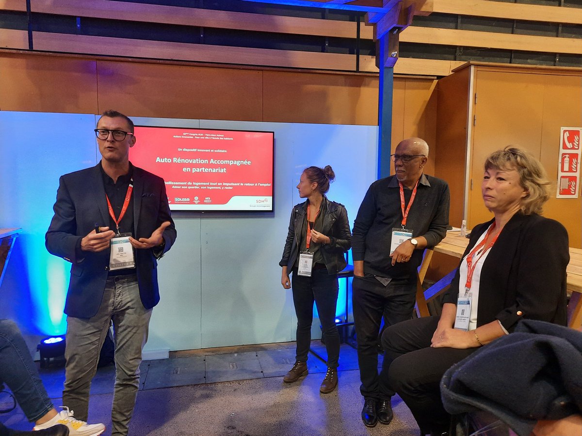 aura_hlm's tweet photo. [En direct d’#Azimuts]
Auto-rénovation accompagnée, une initiative de la @SDH_Officiel née dans le cadre du dispositif « Territoire Zéro Chômeur » qui vise à développer les compétences des locataires et l’emploi dans l’entretien des logements.
#CongrèsHlm https://t.co/cBfyrmf2EM