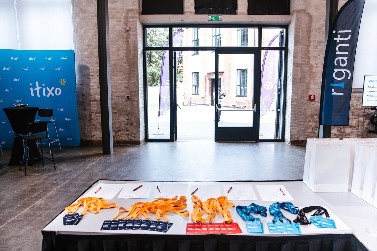 update_conf's tweet photo. Konference Update Days: Frontend 2022 nám skvěle začala. Jako to dnes vypadá v Brick Housu🧱? Před první přednáškou je dobré začít bohatou snídaní. 🥐 @riganti @itixocz #frontend #UpdateDays #updateconference #DotVVM https://t.co/TRL3FS3MM6