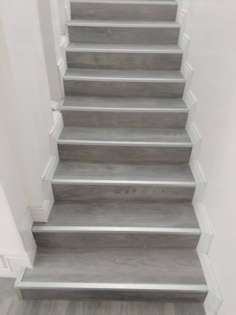 Floorsbenin's tweet photo. "Pour affronter l'inconnu, il faut trouver un moment d'immobilité dans les escaliers."
Laissez-nous être votre guide pour un escalier parfait dans vos maisons et bureaux
#floordecorbenin #everythingfloor #floortogo #floormaintainance #estatedevelopers #IndoorFlooring #interior https://t.co/pNIg2859DP