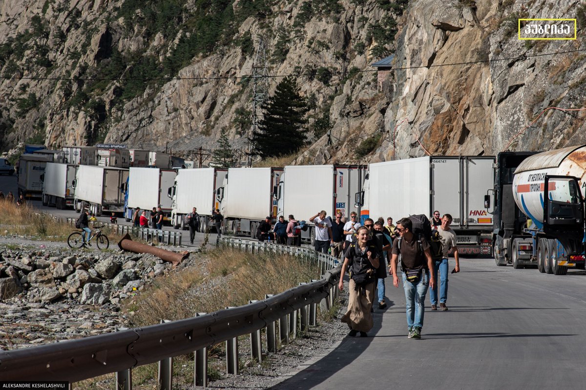Publika_ge's tweet photo. After the announcement of #mobilization, thousands of Russians are fleeing to #Georgia from #Russia. Women, children cross the #border at #Lars, but mostly young men. By cars, bikes, scooters or walking, with luggage or backpacks.

See photos: https://t.co/HOTOI25SXS
#UkraineWar https://t.co/zVQI3oLhK5