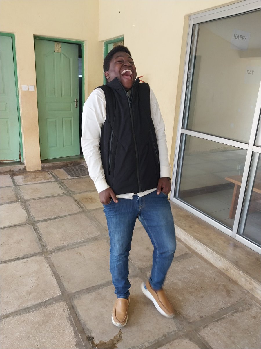 mangashmangale's tweet photo. When you realize you are not going to make it alive a hard truth to face, just smile,be happy and just do your best while still breathing #ThinkWithMangash https://t.co/6Rzy8DtTjP
