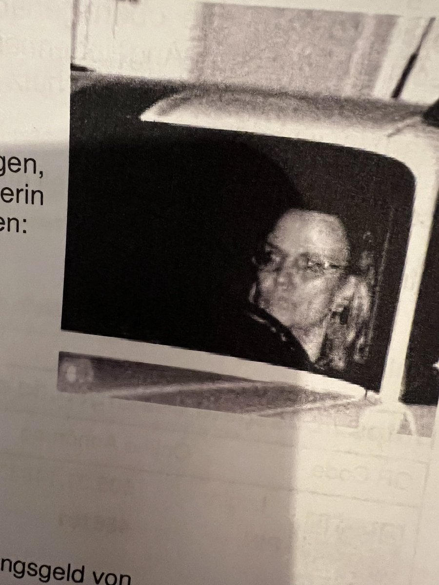 So sehe ich nachts nach einem Workshop aus, wenn ich zu Hause keinen Parkplatz finde 🤣😅 

Ich habe gestern schallend gelacht, als ich die Post bekommen habe…

Wenn ich eines kann, dann ist das „Schnute ziehen“ 🙄