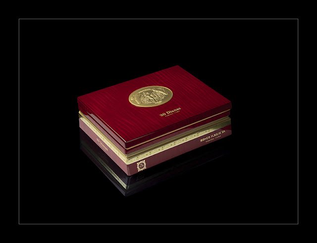 NicolaDiNunzio7's tweet photo. Romeo y Julieta Linea de Oro Dianas @Habanos_Oficial
.
👉 Leggi l'articolo: https://t.co/Q7ZuG88Znz
.
#NicolaDiNunzio #Globetrottercigars #NdnJournalist #journalist #giornalista #Perfecto #PerfectoMagazine #RomeoYJulieta #LineaDeOro #Dianas #Italia #News #Habanos #Cuba https://t.co/Pm051plmWh