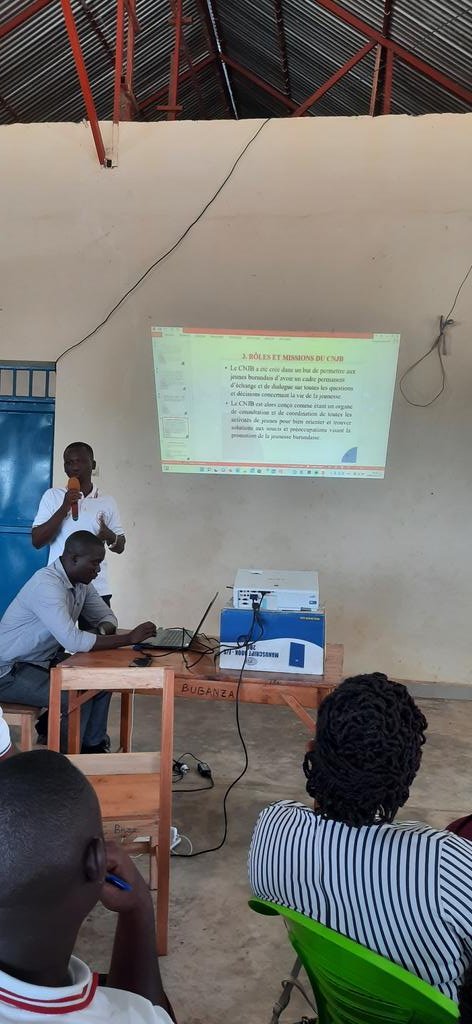 cnjbdi's tweet photo. Les activités ont debuté par une présentat° génerale du @cnjbdi par @DrIngabire, président du @cnjbdi. Il a insisté sur le rôle et les miss° @cnjbdi . Les participants en ont profité pour donner des recommendat° quant à l'organisat° et la mise en oeuvre des activités du @cnjbdi. https://t.co/0lWx741aDq