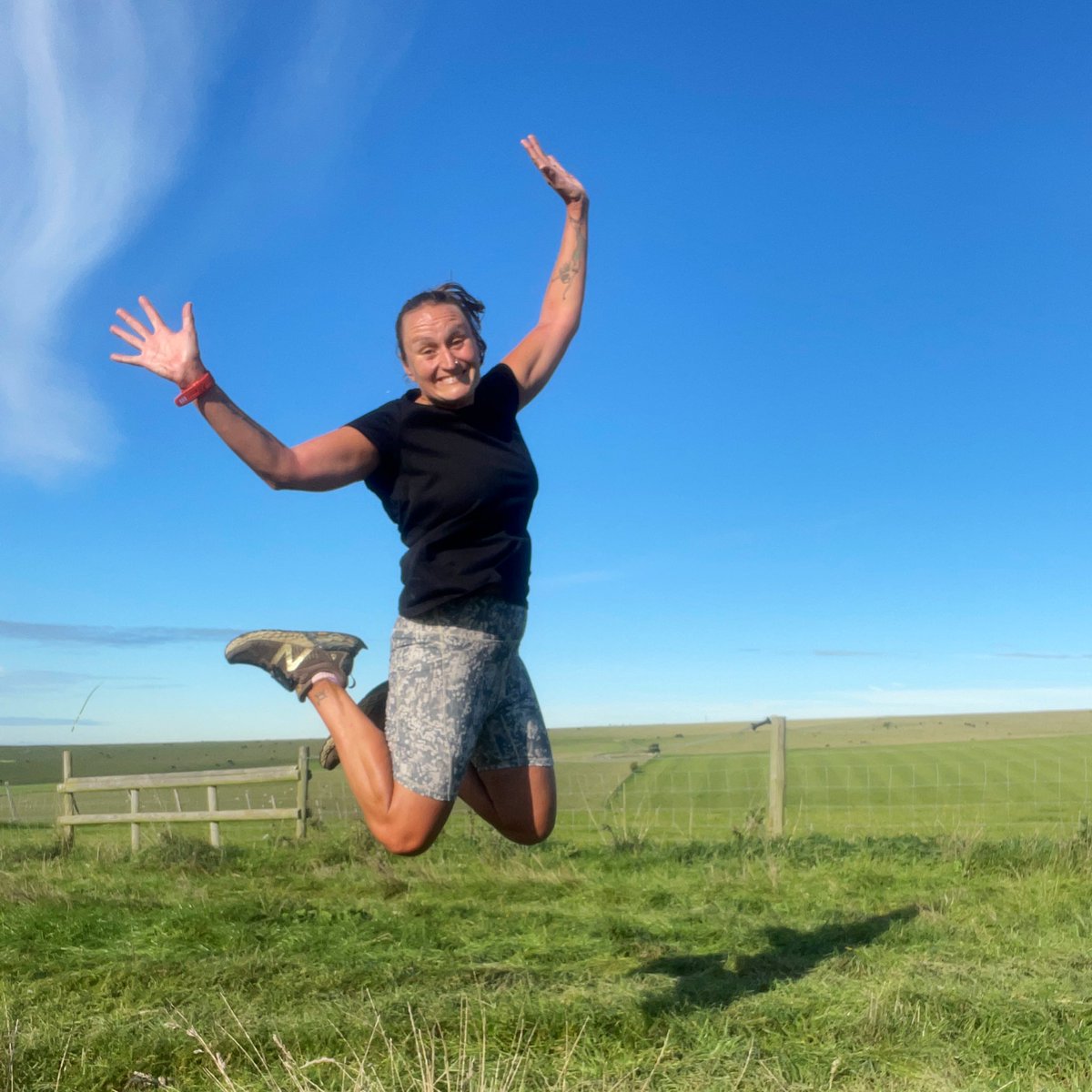 RunoverRainbow's tweet photo. Glorious run this morning. Think I’m finally coming out of my post-Italy funk and getting some of my mojo back. Sunshine, quiet trails and best of all no cows blocking my way! Beaut of a morning #ukrunchat #running #activenurses https://t.co/s6D2gSICJl