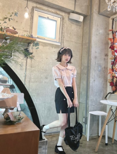 Aadson23's tweet photo. 今日は楽しくお姉さんと下北沢に行ってきました。量産型女子になりました!😅 https://t.co/7Ge9tbt4w3