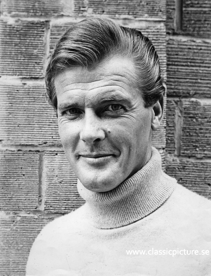 historyuntilnow's tweet photo. Roger Moore still fascinates.
Am i jealous of my father for meeting him during the filming of the tv-series The Saint in the 1960s?
Yes!
#TheSaint #RogerMoore #British #Actor #mediamen https://t.co/NM7JgIxj4U