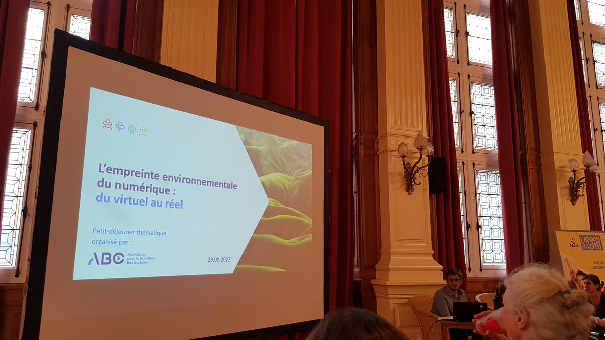 VilliersJf's tweet photo. Ce matin à l'@academieClimat pour un atelier @Asso_ABC sur l'impact envt du #numerique
On a parlé des 30 années de vie numérique qu'il nous reste au rythme actuel de conso des ressources!
Le #digital représente en France 40% du budget Carbone résiduel pour tenir l'obj de 1,5°⬇️ https://t.co/P3s8uEmmYT