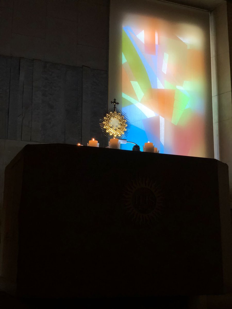 ComillasPastor's tweet photo. alabar…
 Te esperamos los miércoles a las 12h45 en la capilla de san Ignacio (ICADE tercer piso) o en la capilla de Cantoblanco. https://t.co/VaGZpNy0L6