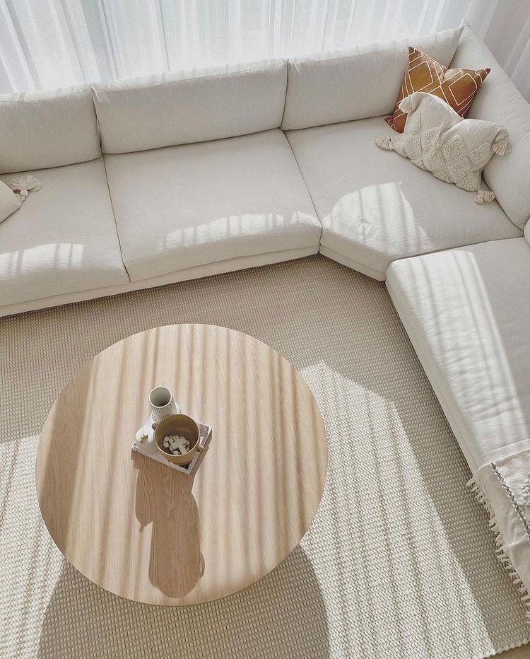 plush_sofas's tweet photo. A gorgeous shot by @hometocoast featuring our Santa Monica sofa.
#plushsofas #loveatfirstsit #madeforyou #myplushstyle #pictureperfect #finditstyleit  #interiorstyling #habitatandhome #interiormilk  #homeinspiration #homedecor #interiordesign #homedecor  https://t.co/lPplLCqeaF https://t.co/PW14wlfLPA