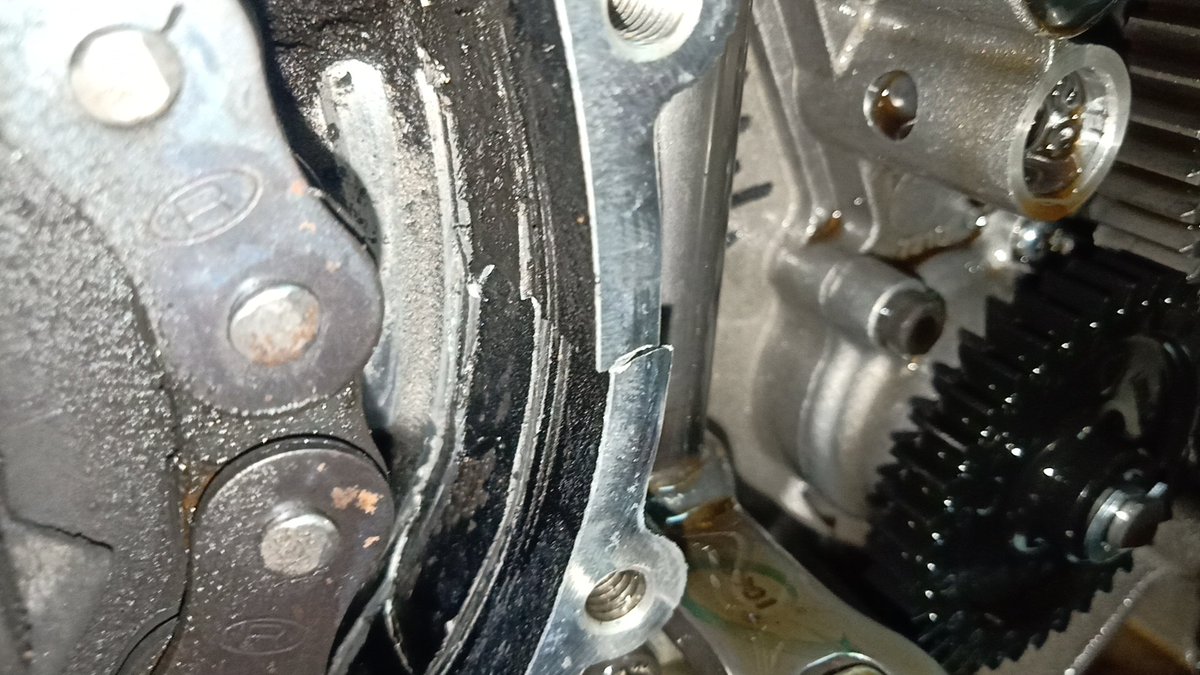 VedGhulaxe's tweet photo. The least the company can do for me is to provide one side of the Engine crank case which is actually damaged, So that i don't have to buy the other side of the part unnecessarily. https://t.co/koN76bcc2v
